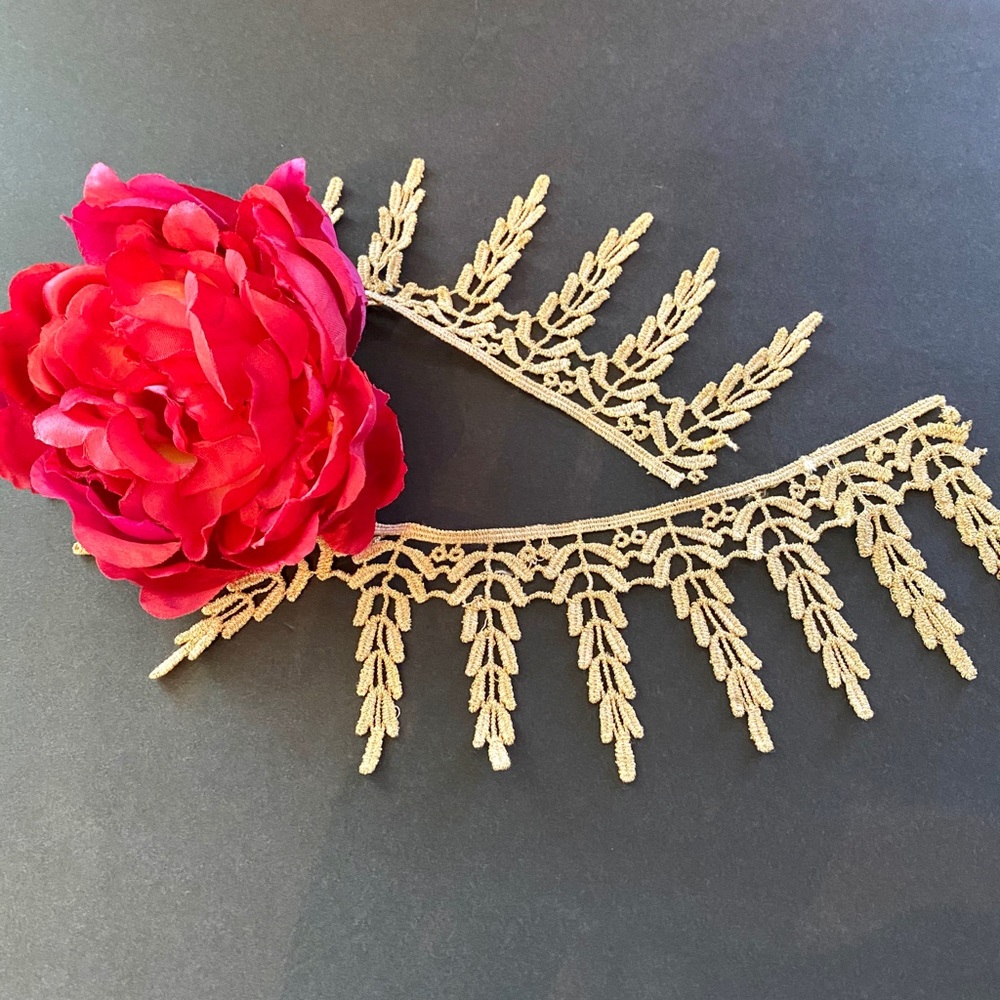 Autumn red flower with gold lace bracelet